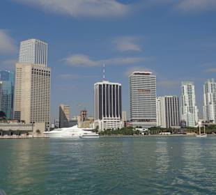 Skyline vom Wasser her