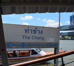 Fahrt auf dem Chao Phraya Fluss Bangkok