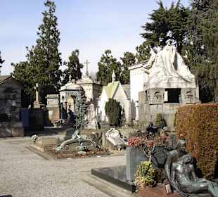 Grabmale mit Figurenschmuck