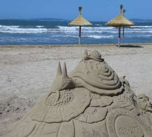 Sandburg an der Playa Palma