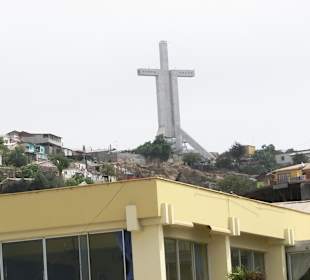 Das Kreuz thront über der Stadt