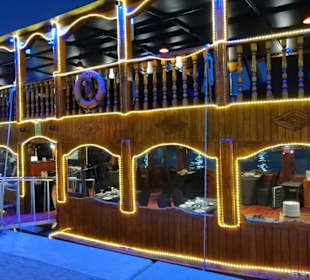 Unsere Dhau an diesem Abend