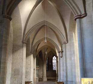 Blick in das Seitenschiff