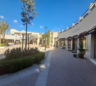Festival Park Outlet Center