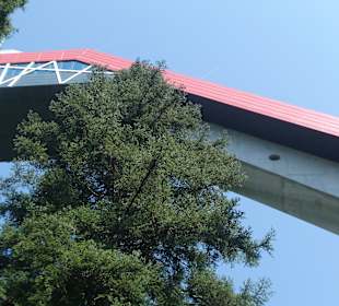 Die Heini-Klopfer-Skiflugschanze beim Freibergsee