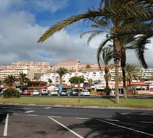 Blick zu den Hotelanlagen