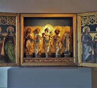 Altäre im Kapitelsaal im heutigen Stadtmuseum