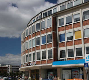 Geschäftshaus am Bootshafen