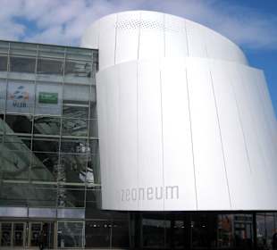 Eingang zum Ozeaneum