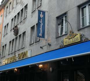 Zum Abendessen beim Brauhaus Sion in der Altstadt