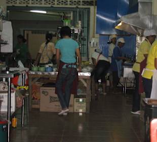 Somsri - Blick in die Küche