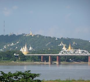 Blick von Inwa auf Hügel von Sagaing