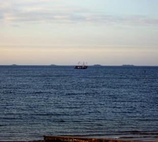 Ein Krabbenkutter bei der Arbeit.