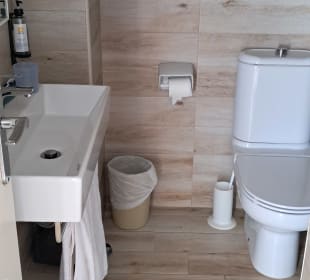 das zu kleine Badezimmer
 R2 Veronica Beach Hotel