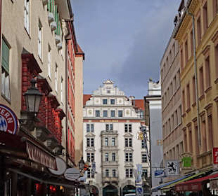 Orlandostraße,hinten Orlandohaus