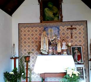 Kleine Kirche im Landesinneren