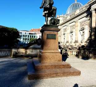 Sehr viele Denkmäler in der Stadt
