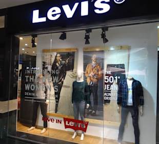 Markengeschäft in der Mall, teurer als bei uns