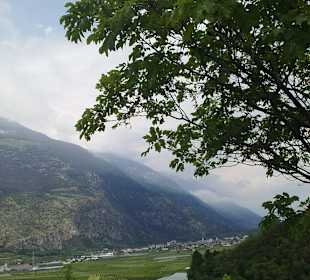 Blick von Burgruine Richtung Latsch