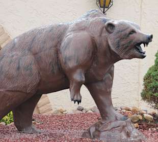 ..der ist vor dem Eingang montiert!