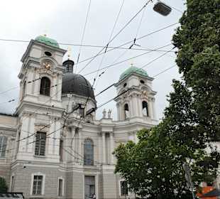 Salzburg: Dreifaltigkeitskirche am Makartplatz