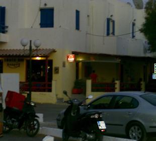 Eine Bar im Ort