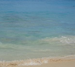 Kristall klares Wasser am Strand