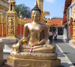 Ein goldener Buda.