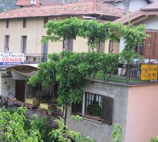 Der wunderschöne Bergort Stazzona