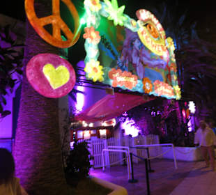 Vor dem legendären Pacha/Ibiza