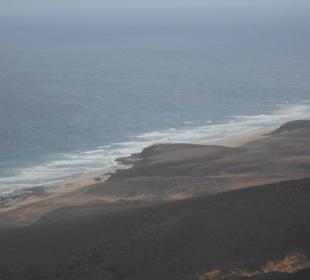 Rauhe Küste mit viel Wind