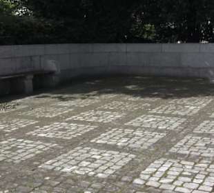 Kurt-Guggenheim-Anlage