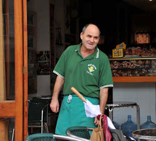 Der Inhaber von der Bar Betis