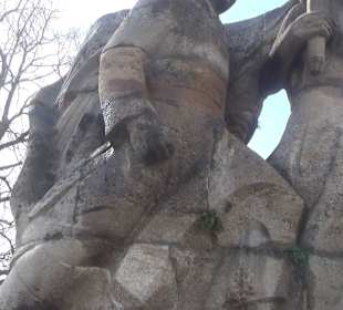 Kriegerdenkmal Stein gewordener Geist des Krieges 