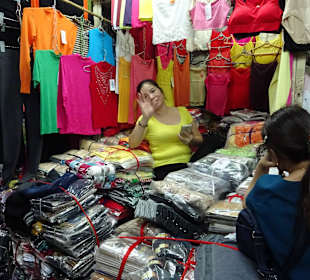 Im Dong Xuan Markt in Hanoi