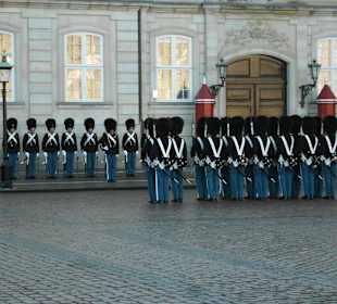 Wachwechsel im Schloßhof