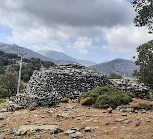 Eine Steinhütte