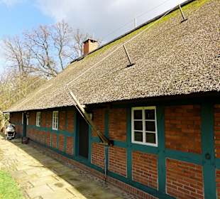 Blick auf das historische Bauernhaus