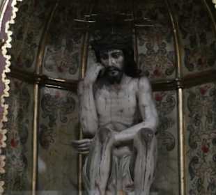 Jesusstatue in der Kirche San Agustin