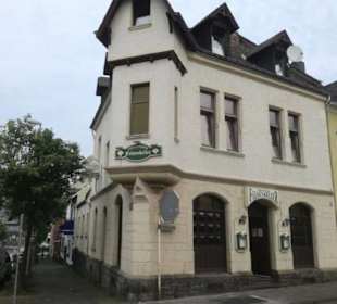 Außenansicht li, Koblenzer Str, re Schillerstr.