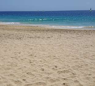 Strand zwischen Robinson-Club und Leuchtturm