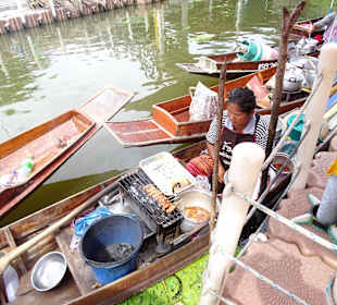 Floating Markt Thakha