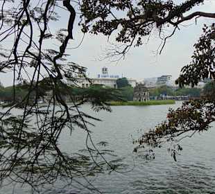 Hoan Kiem See in Hanoi