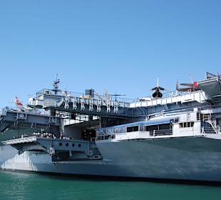 Aussenansicht USS Midway