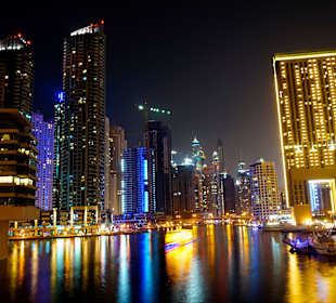 Dubai Marina bei Nacht