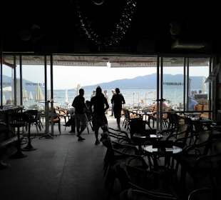 Blick aus dem Lokal heraus