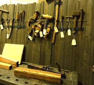 Werkzeuge für den Bootsbau