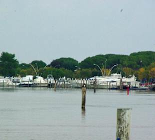 Am Ende von Bibione Yachthafengebiet