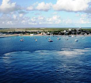 Blick auf den Hafen bei der Ausfahrt