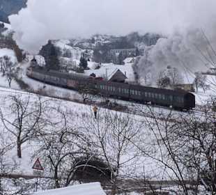 Dampflok unterwegs auf der Schwarzwaldbahn